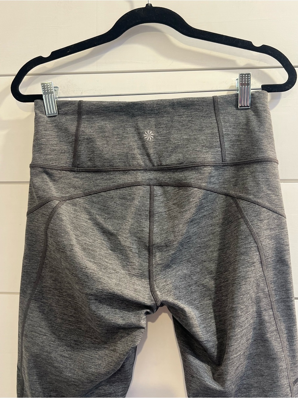 NWOT Athleta Gray High-Rise Seam Detail Compression Leggings size small